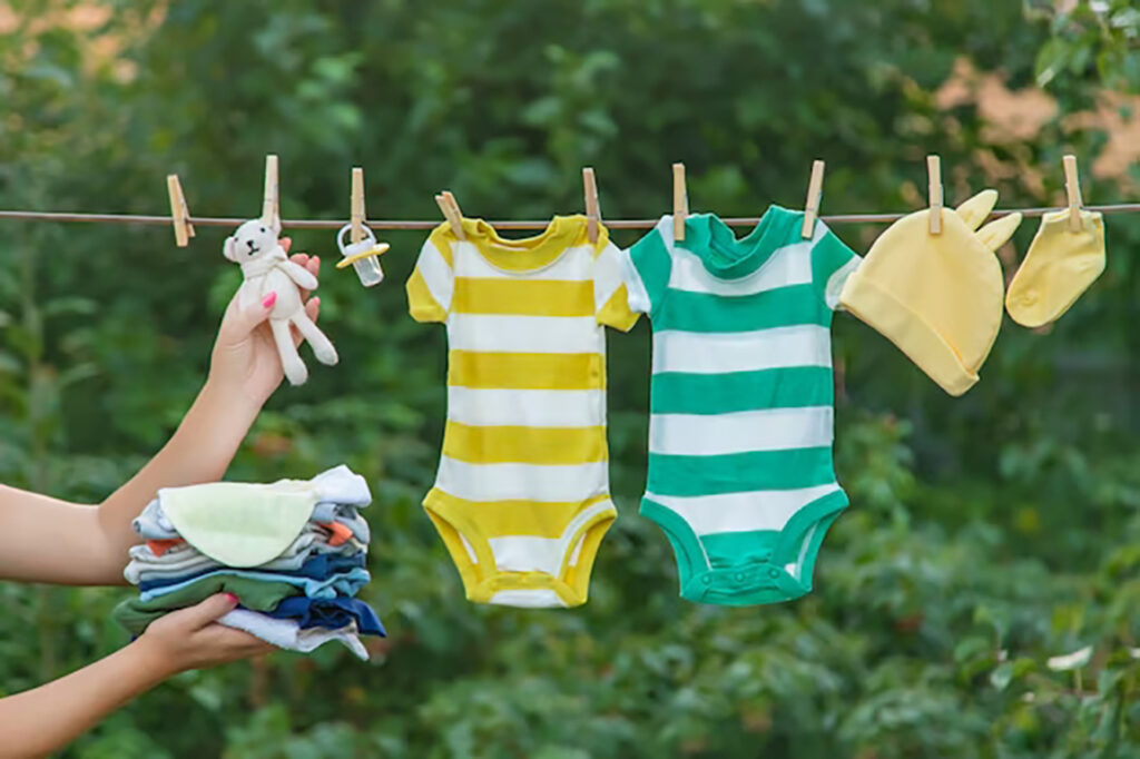 Roupas de Bebê: as Melhores Opções para o Enxoval de 2025! 3 lavar roupas de bebe roupa seca ao ar livre 73944 8869