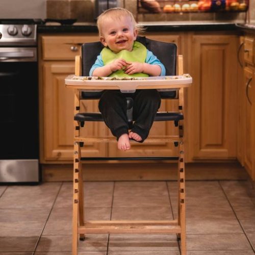 Cadeira de Alimentação: Escolhendo a Melhor para o Seu Bebê em 2025